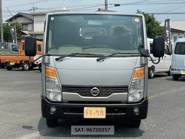 Nissan ATLAS 2014-04 8224756-1