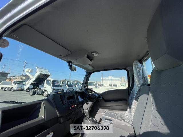 Nissan ATLAS 2025-11 8224758-18