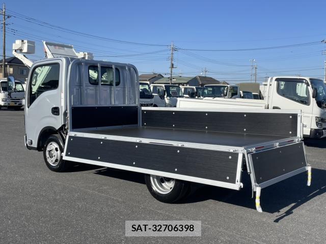 Nissan ATLAS 2025-11 8224758-5