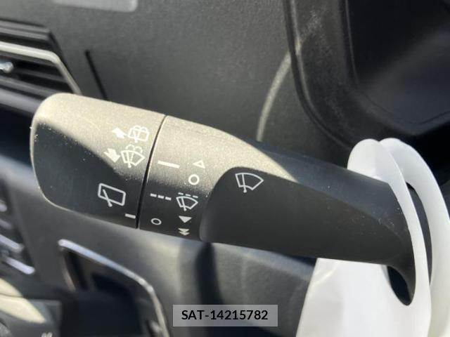 Daihatsu ATRAI 2023-04 8221760-11