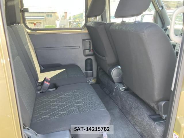 Daihatsu ATRAI 2023-04 8221760-4