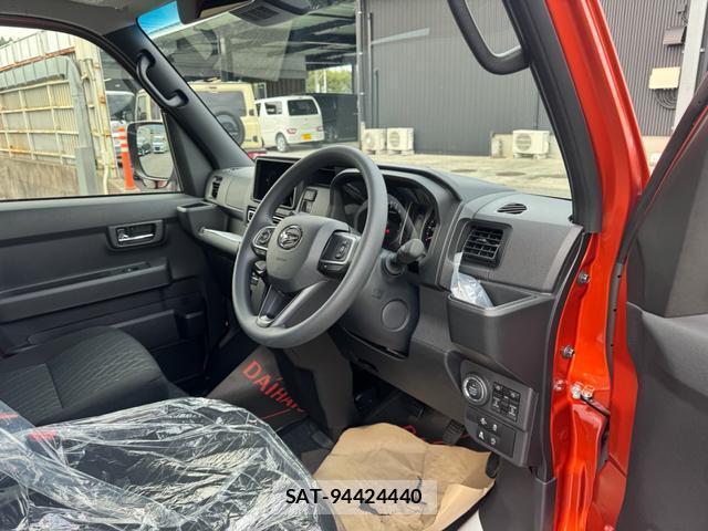Daihatsu ATRAI 2026-06 8223538-17