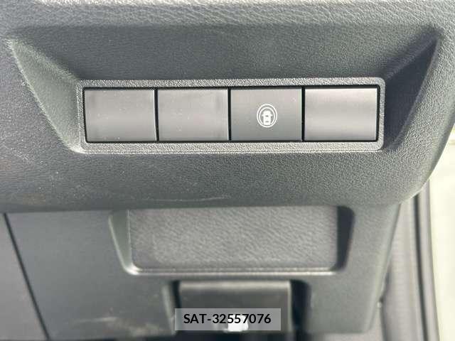 Nissan AURA 2022-04 8218204-16