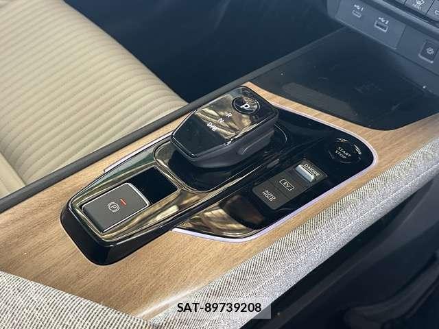 Nissan AURA 2023-01 8218216-17