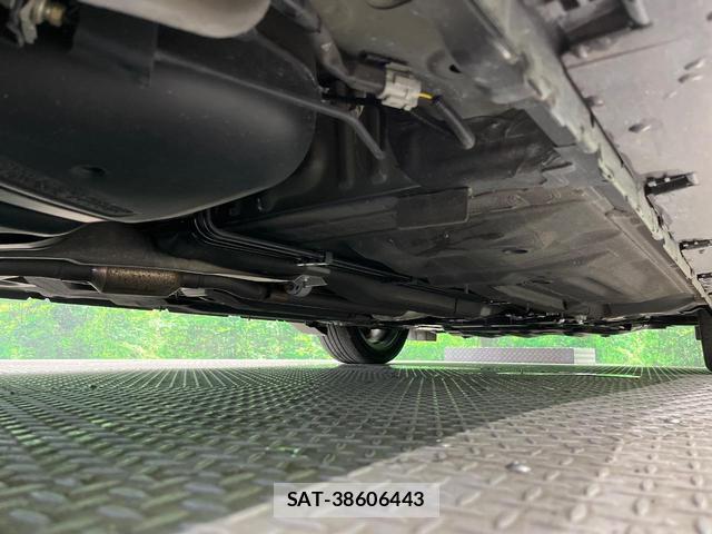 Nissan AURA 2022-08 8219116-19
