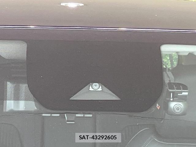 Nissan AURA 2023-01 8220204-2