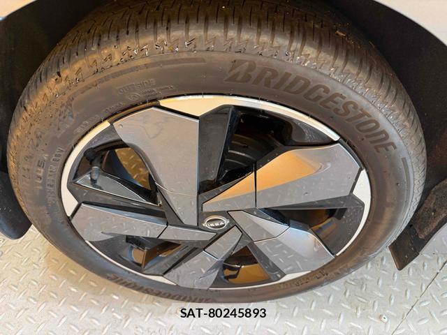 Nissan AURA 2022-02 8221314-19