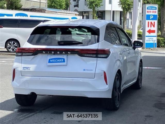 Nissan AURA 2022-04 8225420-2
