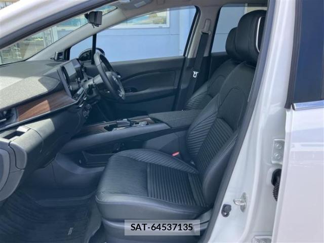 Nissan AURA 2022-04 8225420-5