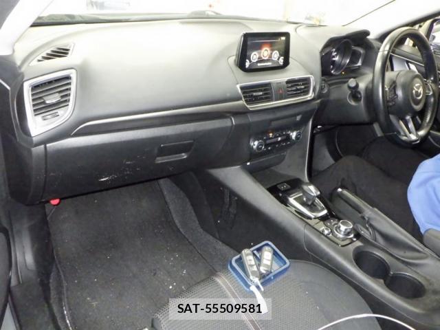 Mazda AXELA HYBRID 2017-01 8217794-2