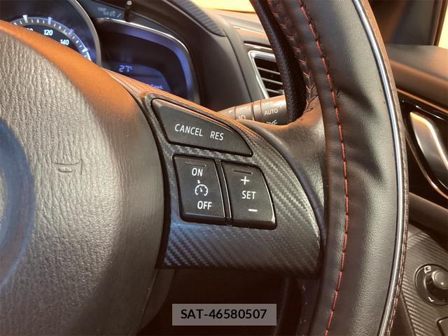Mazda AXELA HYBRID 2013-12 8218692-16