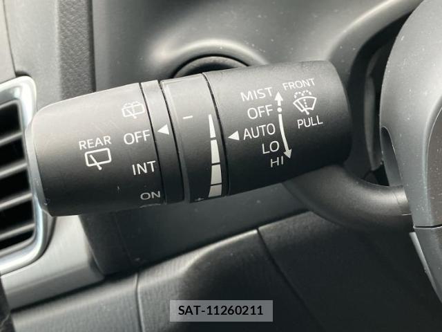 Mazda AXELA SPORT 2015-10 8217238-15