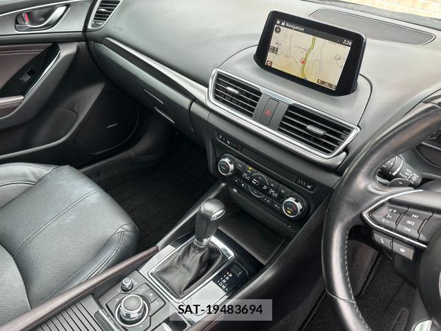 Mazda AXELA SPORT 2016-09 8224640-10