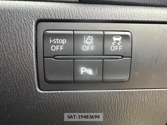 Mazda AXELA SPORT 2016-09 8224640-13
