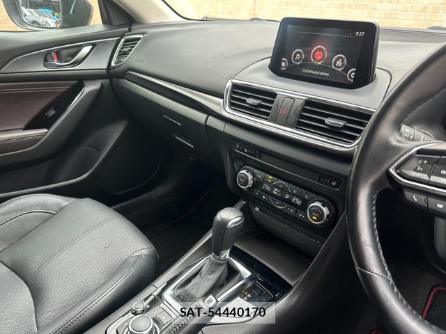 Mazda AXELA SPORT 2016-09 8224657-9