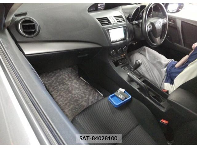 Mazda AXELA SPORT 2013-03 8224665-2