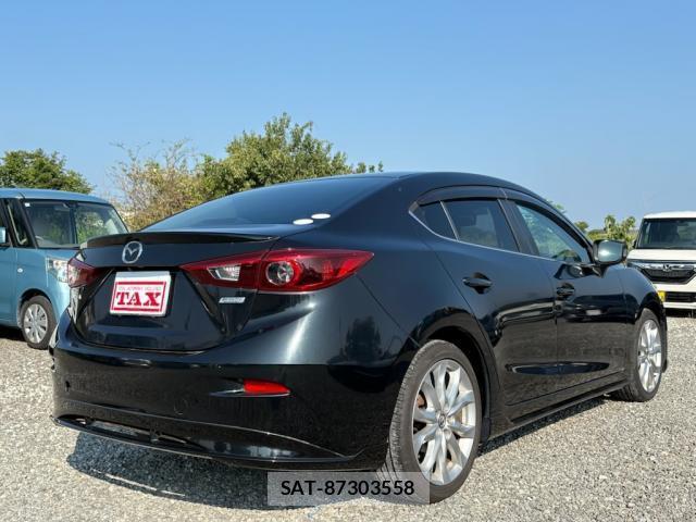 Mazda AXELA 2015-11 8220799-1