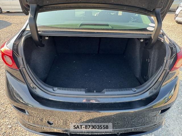 Mazda AXELA 2015-11 8220799-10