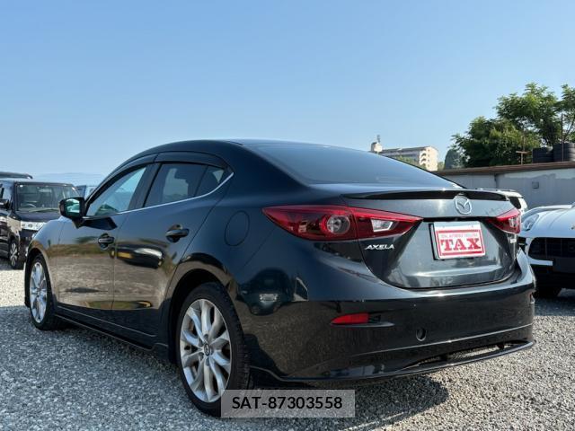 Mazda AXELA 2015-11 8220799-12