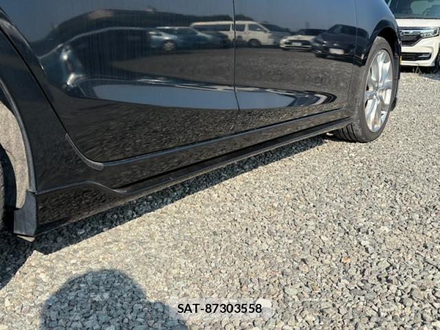 Mazda AXELA 2015-11 8220799-16