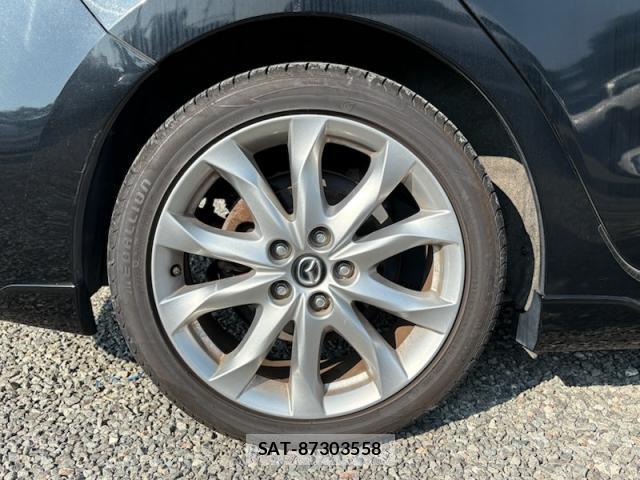 Mazda AXELA 2015-11 8220799-17