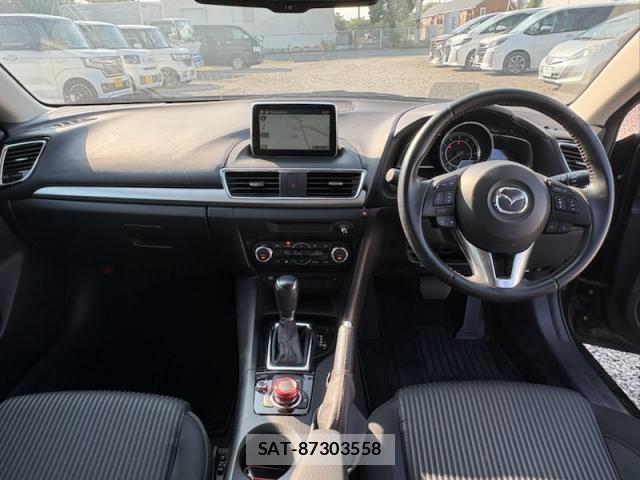 Mazda AXELA 2015-11 8220799-2