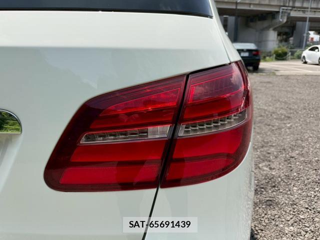 Mercedes Benz B-CLASS 2016-02 8221467-16