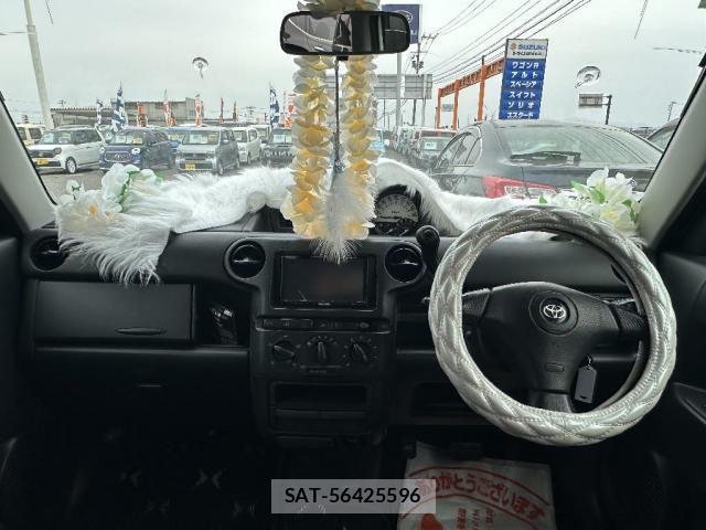Toyota BB 2002-12 8220446-2