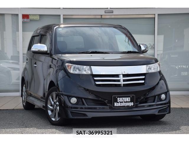 Toyota BB 2013-08 8223227-0