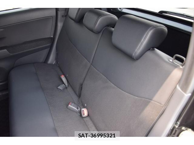 Toyota BB 2013-08 8223227-11