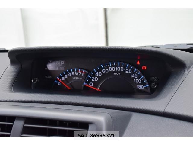 Toyota BB 2013-08 8223227-13