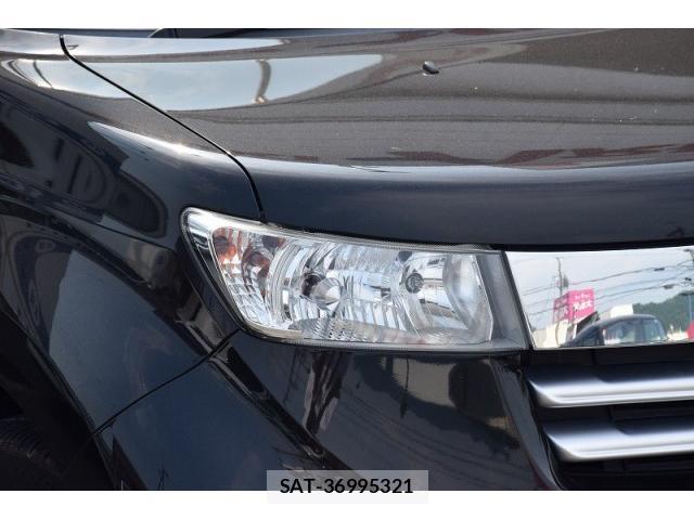 Toyota BB 2013-08 8223227-2