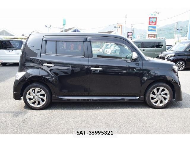 Toyota BB 2013-08 8223227-5