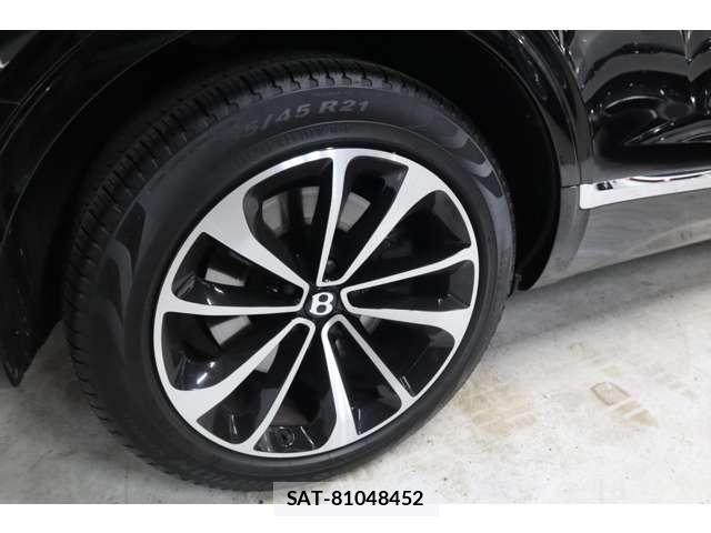 Bentley BENTAYGA 2018-07 8223582-14
