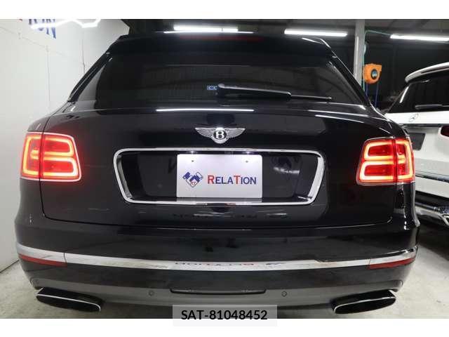 Bentley BENTAYGA 2018-07 8223582-5
