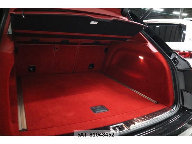 Bentley BENTAYGA 2018-07 8223582-8