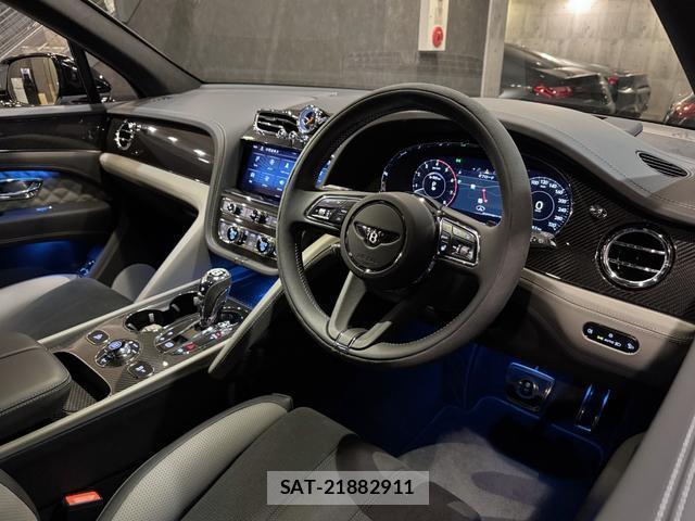 Bentley BENTAYGA 2024-06 8225560-14