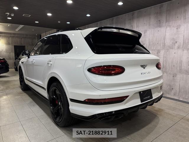 Bentley BENTAYGA 2024-06 8225560-4