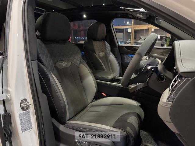 Bentley BENTAYGA 2024-06 8225560-7
