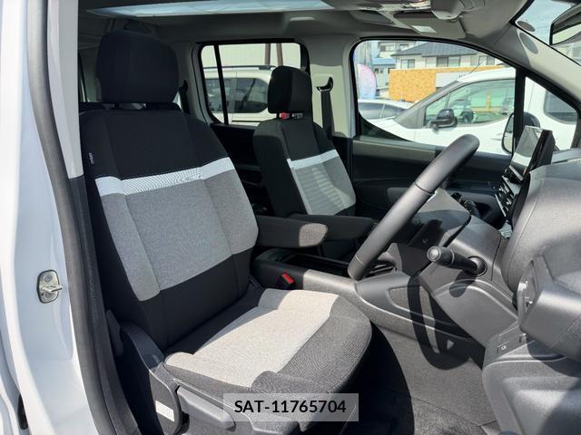 Citroen BERLINGO 2025-06 8216793-4