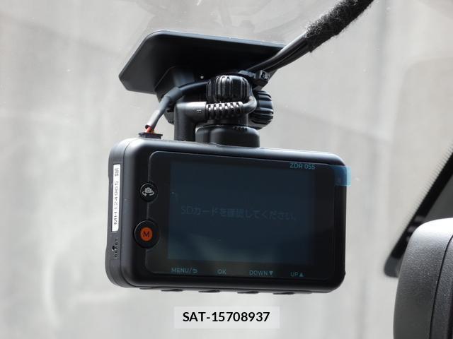 Citroen BERLINGO 2023-04 8216797-15