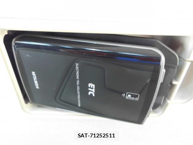 Mazda BIANTE 2013-08 8221005-8
