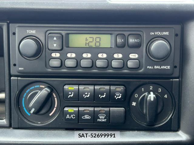 Mazda BONGO TRUCK 2008-11 8216233-4