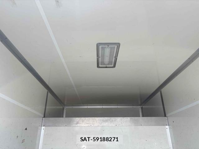 Mazda BONGO TRUCK 2018-05 8220434-8