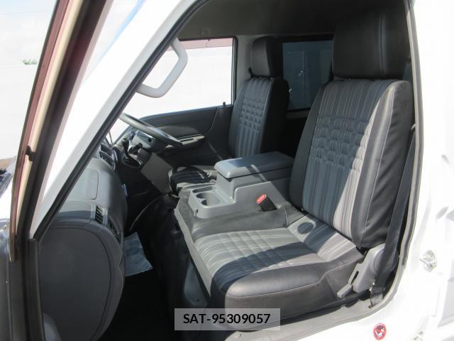 Mazda BONGO VAN 2020-05 8216293-12