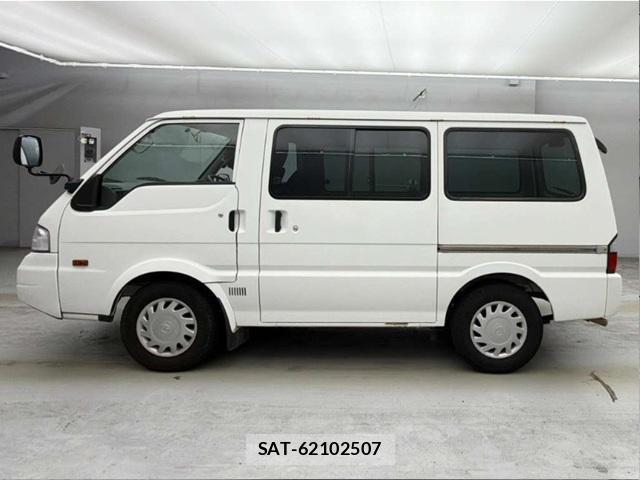 Mazda BONGO VAN 2016-07 8221053-3