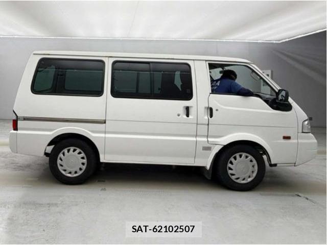 Mazda BONGO VAN 2016-07 8221053-8