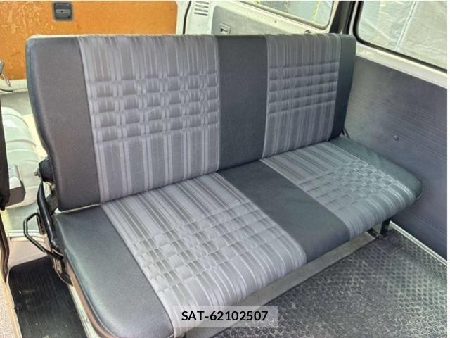 Mazda BONGO VAN 2016-07 8221053-9