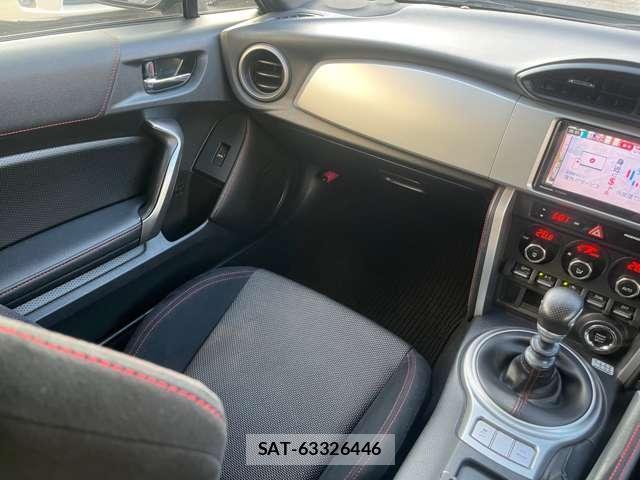 Subaru BRZ 2014-03 8219893-8