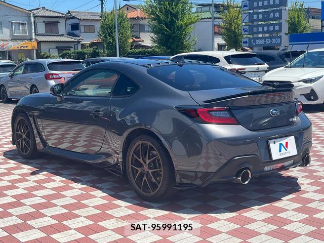 Subaru BRZ 2021-10 8220681-16